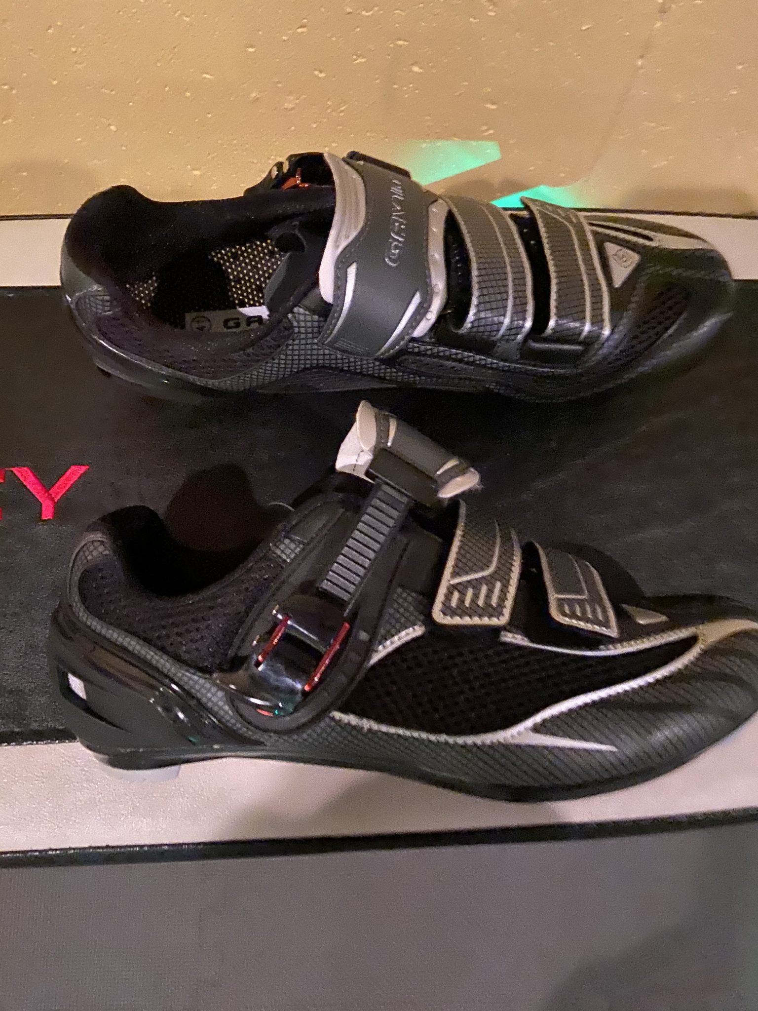 womens delta clip cycling shoes